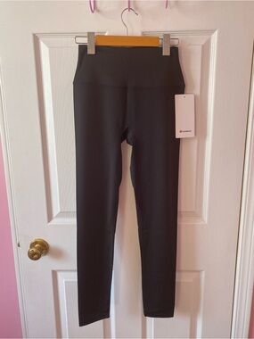 Lululemon Black Leggings in Size 6